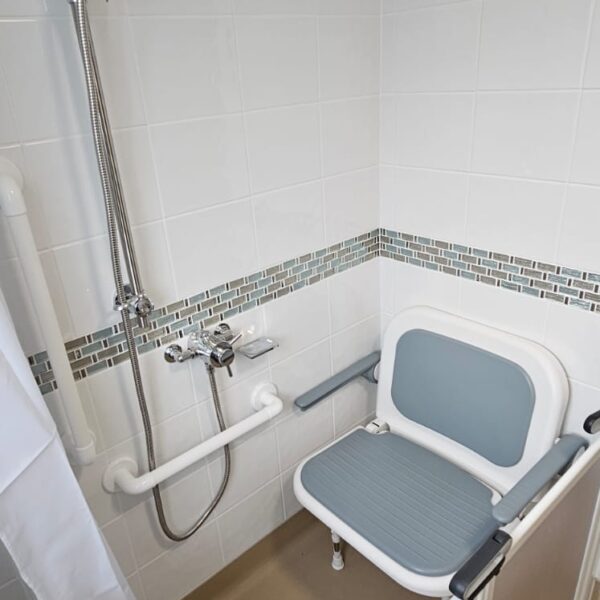 74e2515b-c2a7-4b14-9a45-57a2b77c8b0f