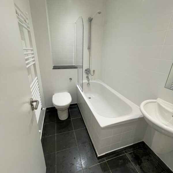 WhatsApp Image 2025-09-25 at 15.45.01_16277541