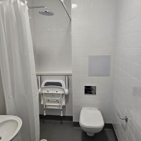 b4b37ea3-fe21-45ee-a587-6477372dbb30